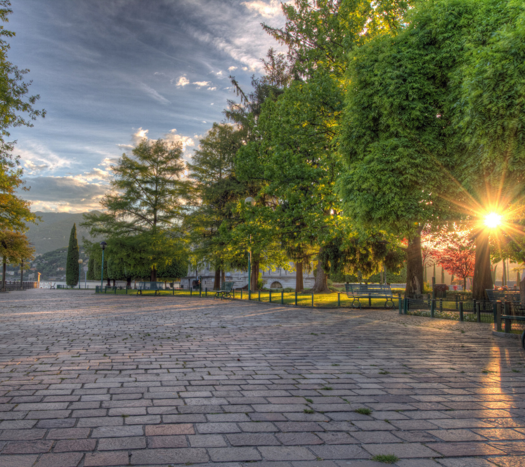 Lake Como in Lombardia Area wallpaper 1080x960