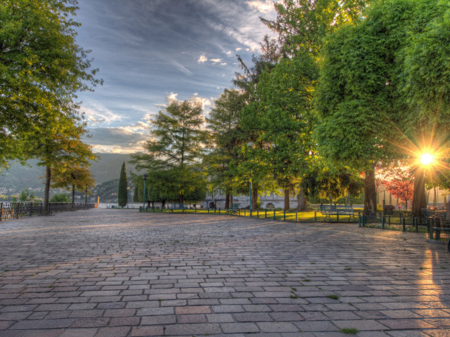 Das Lake Como in Lombardia Area Wallpaper 640x480