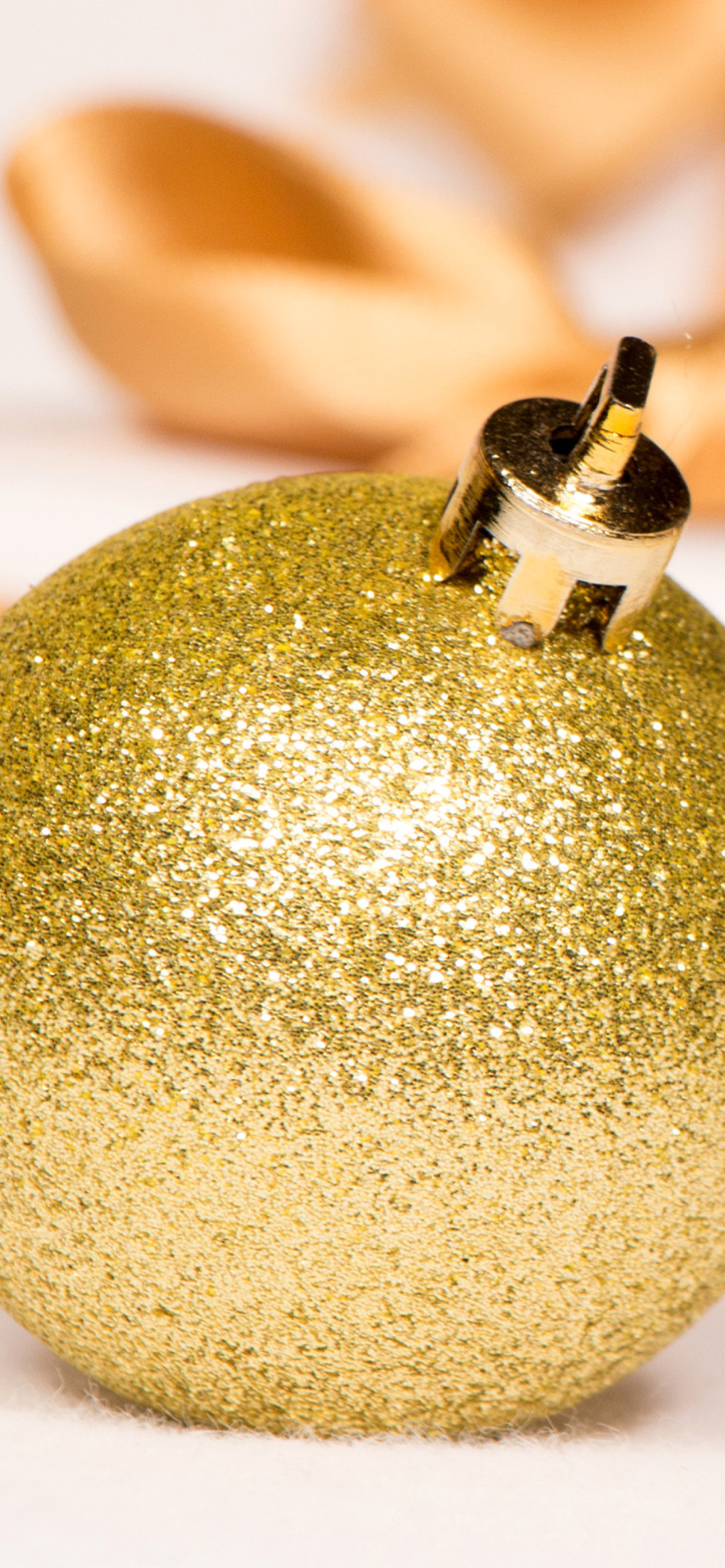 Sfondi Gold Christmas Balls 1170x2532