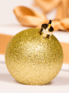 Fondo de pantalla Gold Christmas Balls 240x320