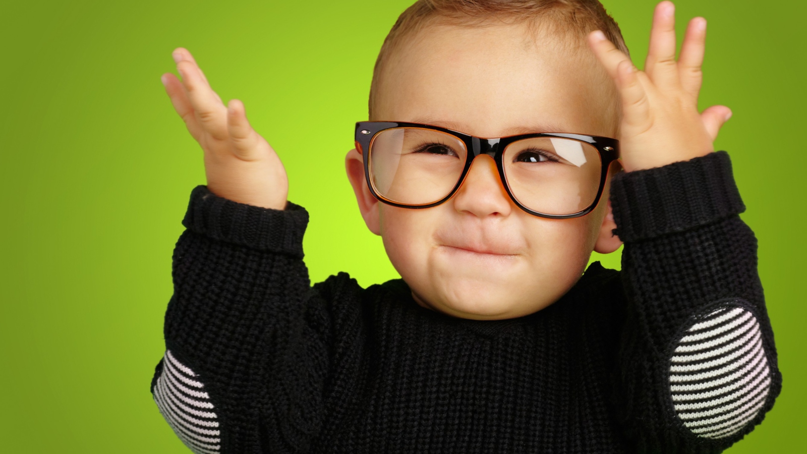Happy Baby Boy In Fashion Glasses wallpaper 1600x900