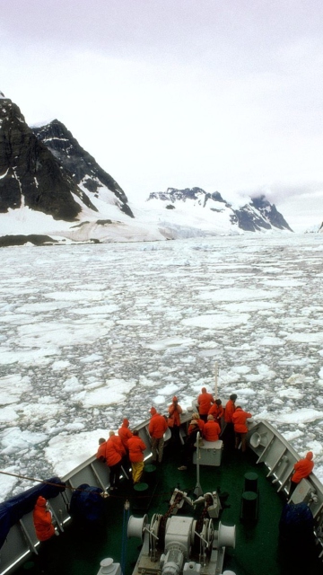 Fondo de pantalla Antarctic Travel 360x640