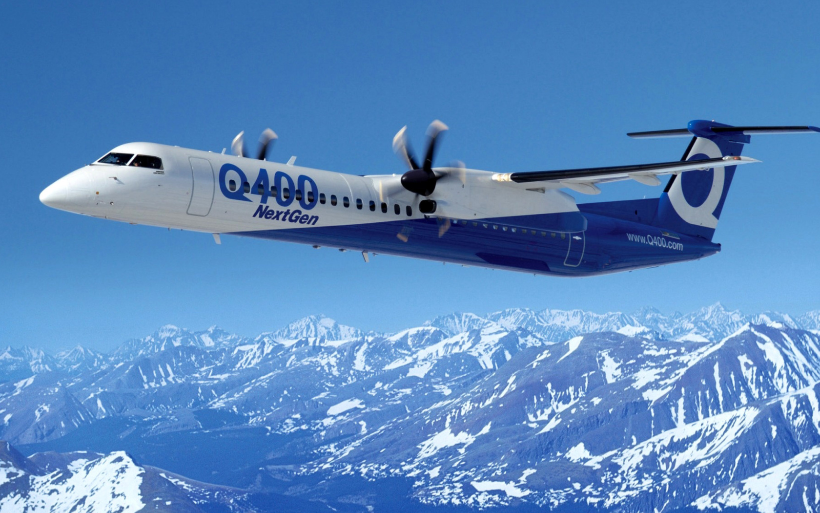 Bombardier Dash 8 Q400 NextGen wallpaper 1680x1050