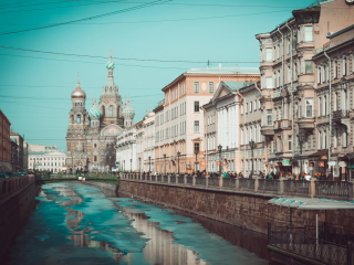 Beautiful St. Petersburg City wallpaper 320x240