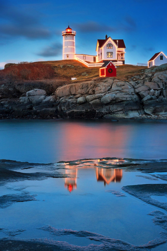 Das Lighthouse Night Light Wallpaper 640x960