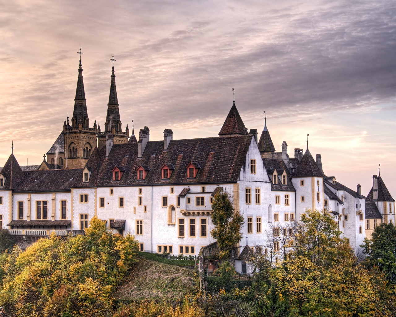 Das Neuchatel, Switzerland Castle Wallpaper 1280x1024