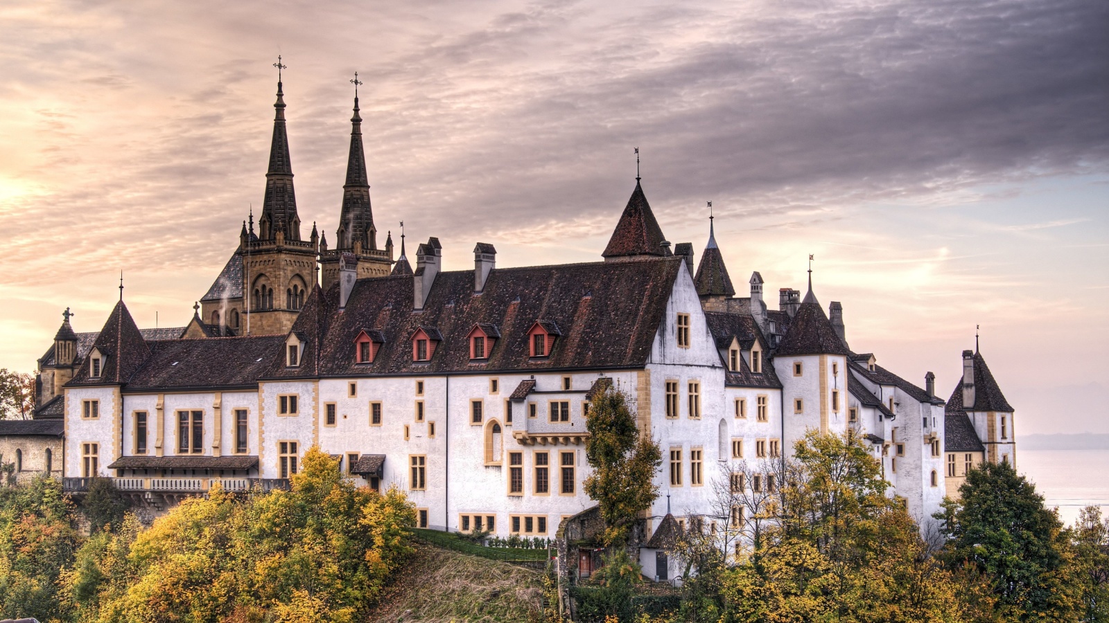 Neuchatel, Switzerland Castle screenshot #1 1600x900