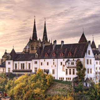 Neuchatel, Switzerland Castle sfondi gratuiti per iPad 2