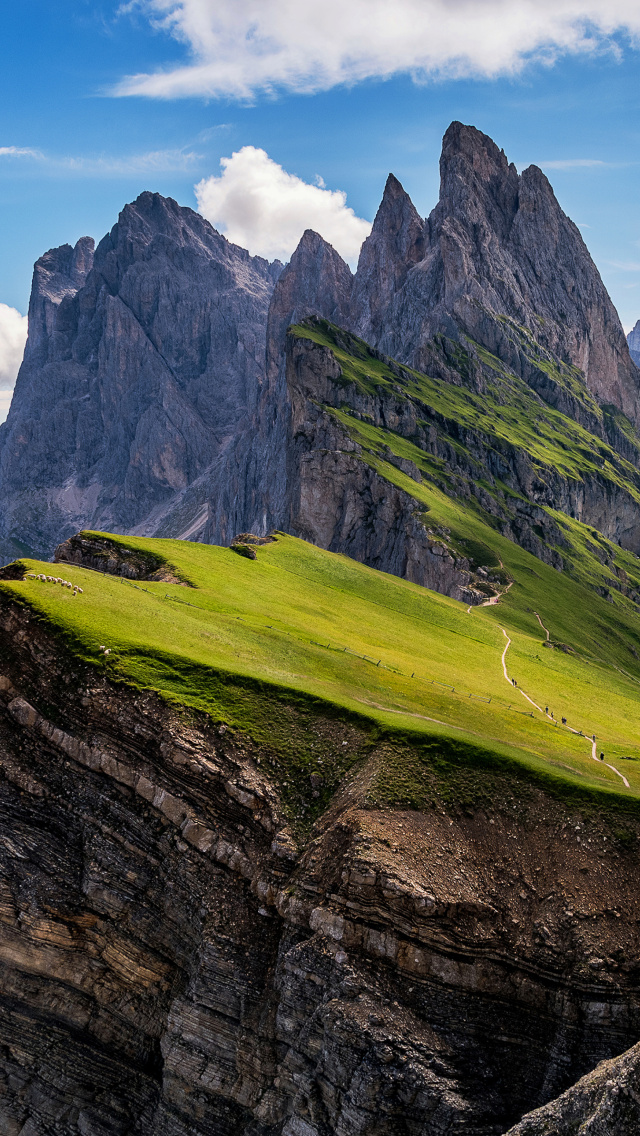 Parco Naturale Puez Odle Dolomites South Tyrol in Italy wallpaper 640x1136
