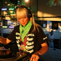Screenshot №1 pro téma Nightclub B-style DJ 208x208