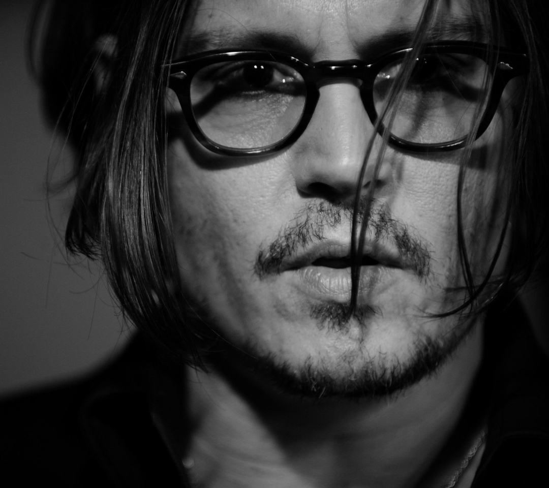 Обои Johnny Depp Black And White Portrait 1080x960