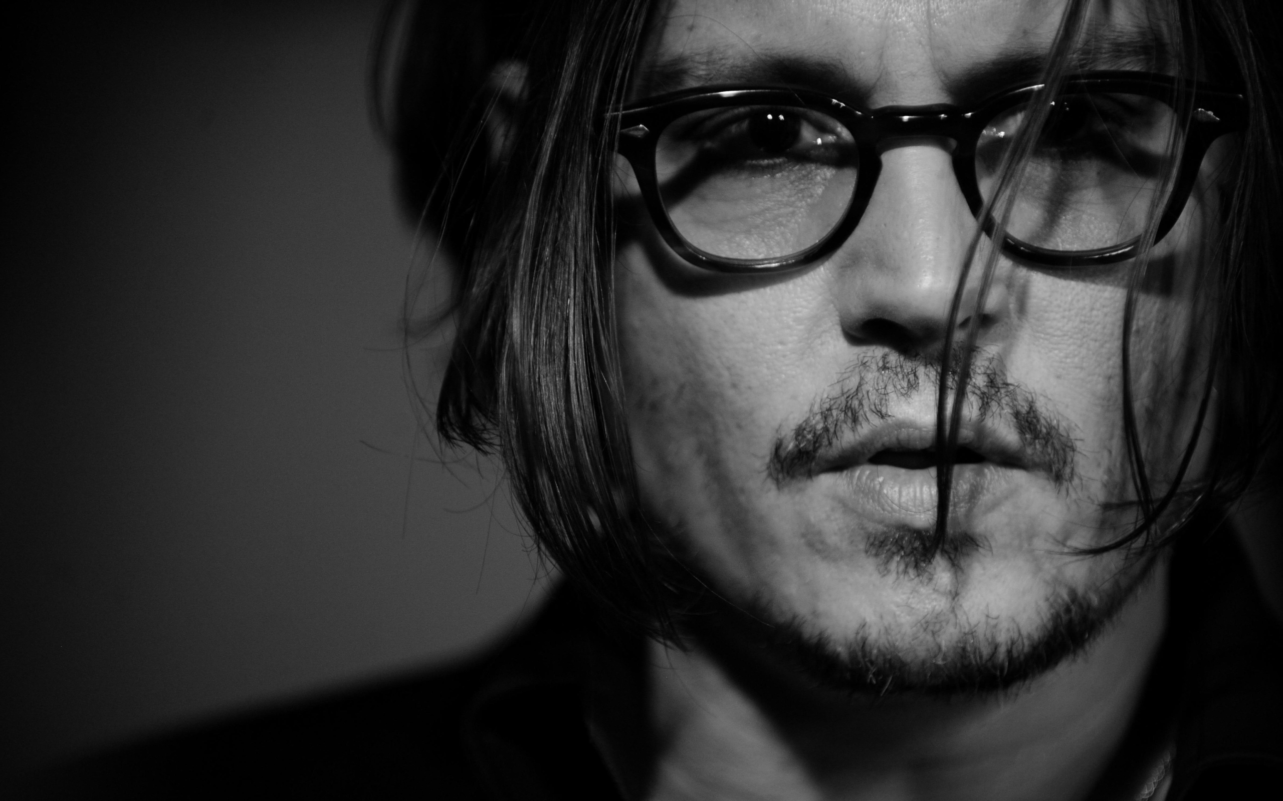 Обои Johnny Depp Black And White Portrait 2560x1600