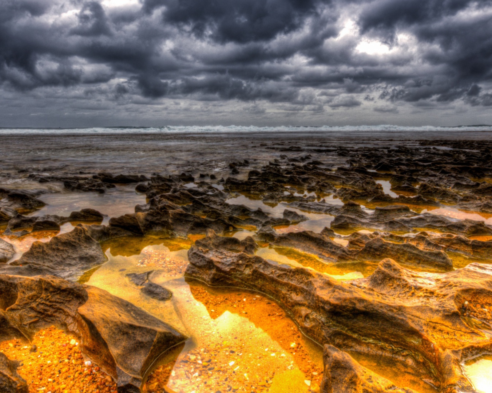 Hdr Dark Clouds And Gold Sand wallpaper 1600x1280