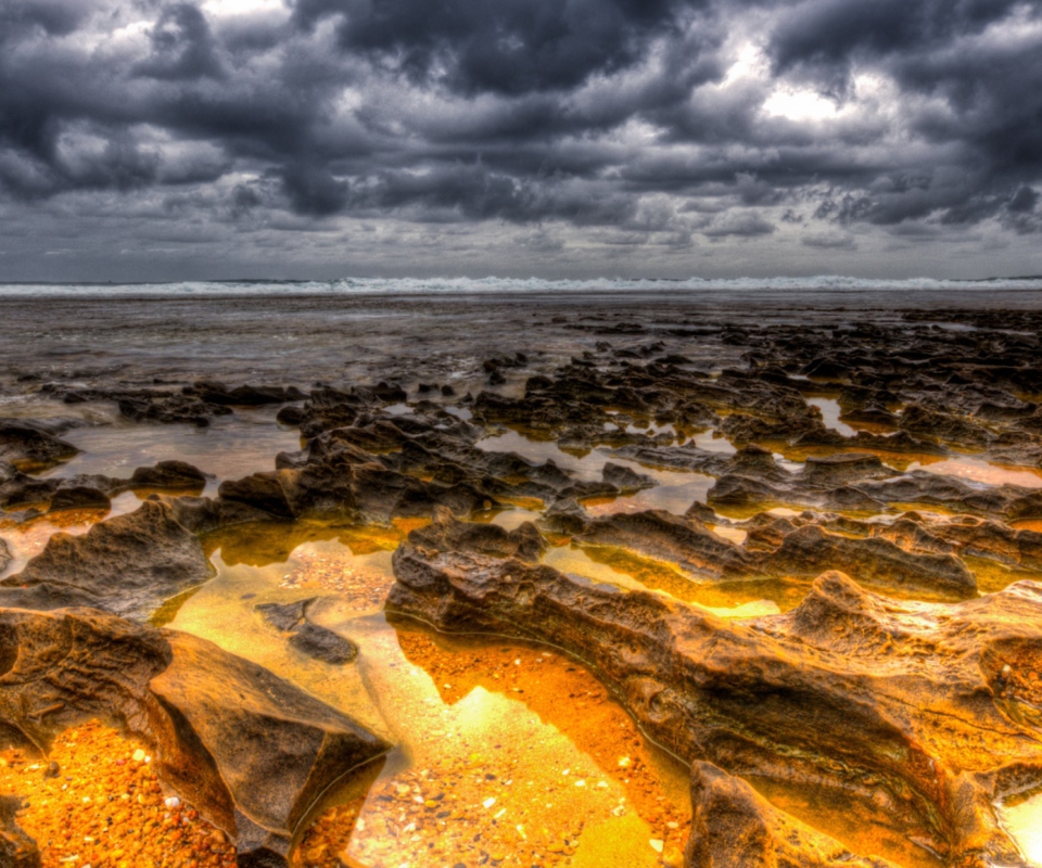 Fondo de pantalla Hdr Dark Clouds And Gold Sand 960x800