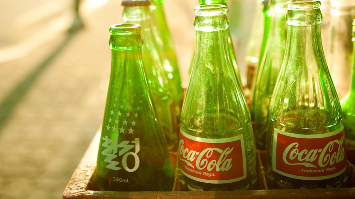 Sfondi Coca Cola Bottles 1366x768