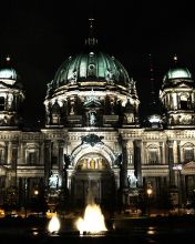Berliner Dom At Night screenshot #1 176x220