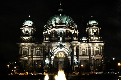 Berliner Dom At Night screenshot #1 480x320