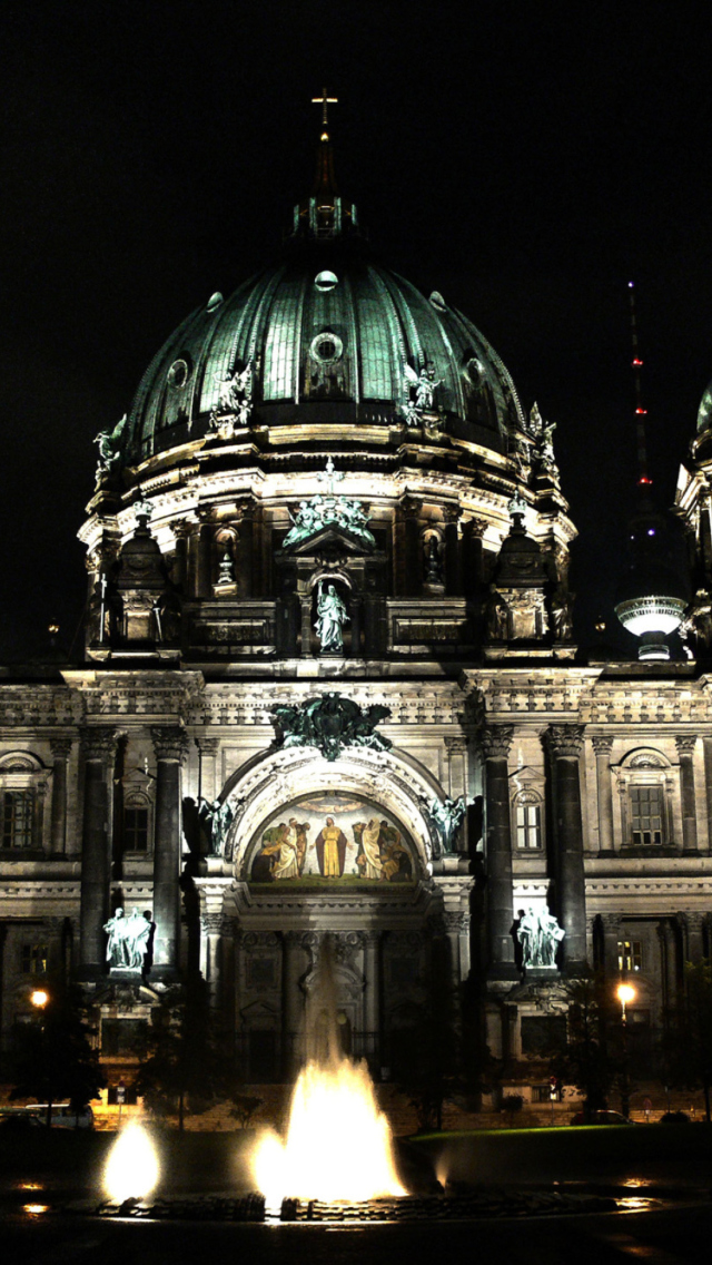 Berliner Dom At Night screenshot #1 640x1136
