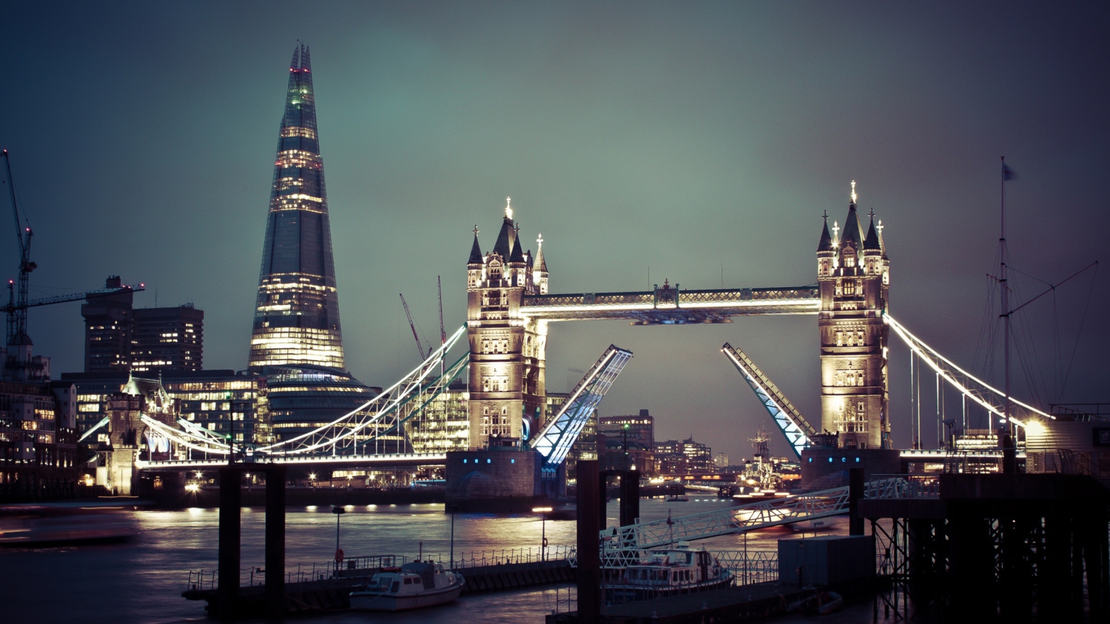 Screenshot №1 pro téma Tower Bridge Of London And The Shard Skyscraper 1600x900