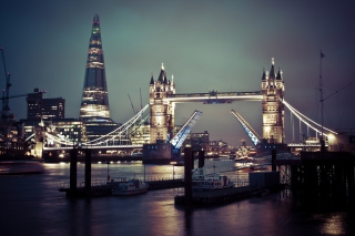 Kostenloses Tower Bridge Of London And The Shard Skyscraper Wallpaper für Android, iPhone und iPad