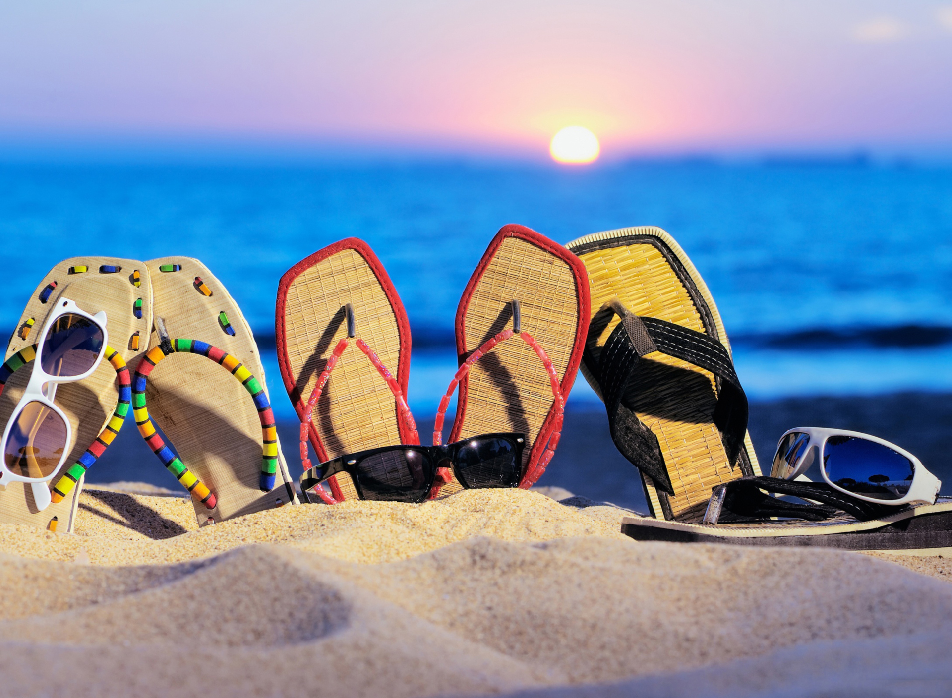 Das Beach Slippers Wallpaper 1920x1408