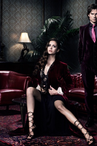 Das Nina Dobrev in The Vampire Diaries Wallpaper 320x480