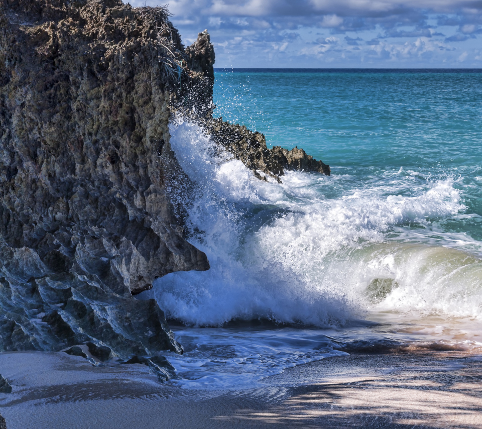 Rocks And Ocean Waves screenshot #1 960x854
