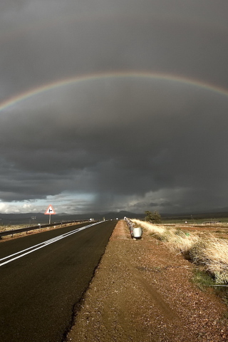 Das Double Rainbow And Road Wallpaper 320x480