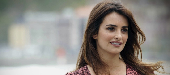 Das Penelope Cruz Smiling Wallpaper 720x320