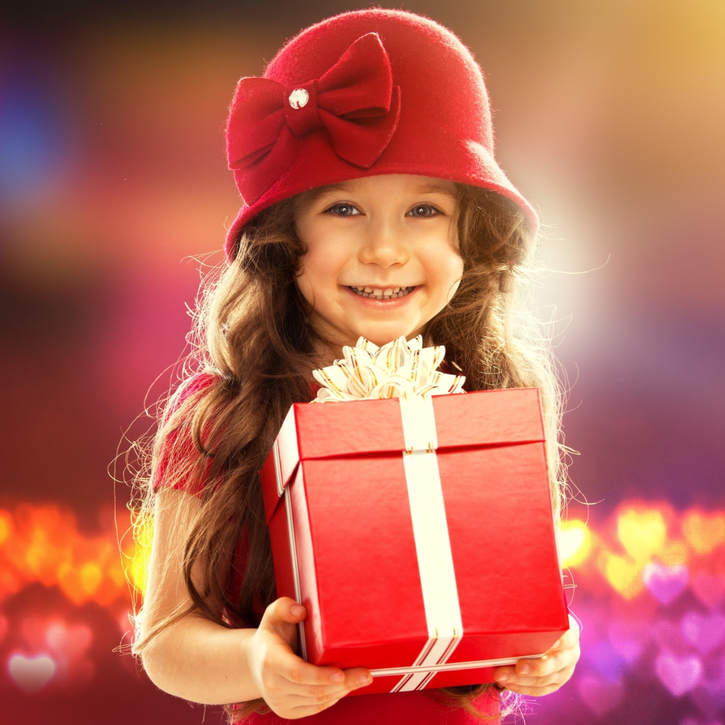 Happy Child With Present screenshot #1 1024x1024