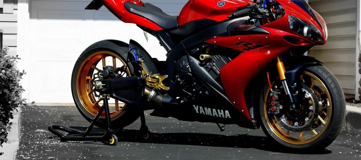 Обои Yamaha YZF R1 720x320