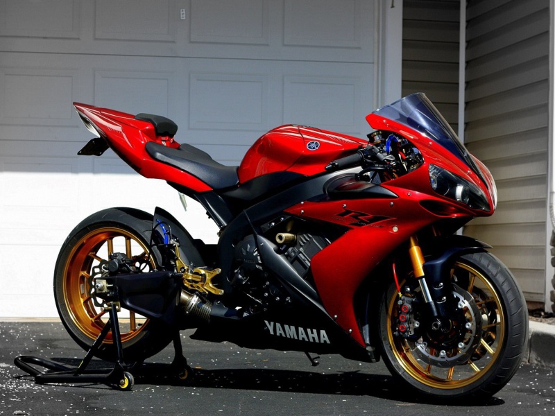 Das Yamaha YZF R1 Wallpaper 800x600