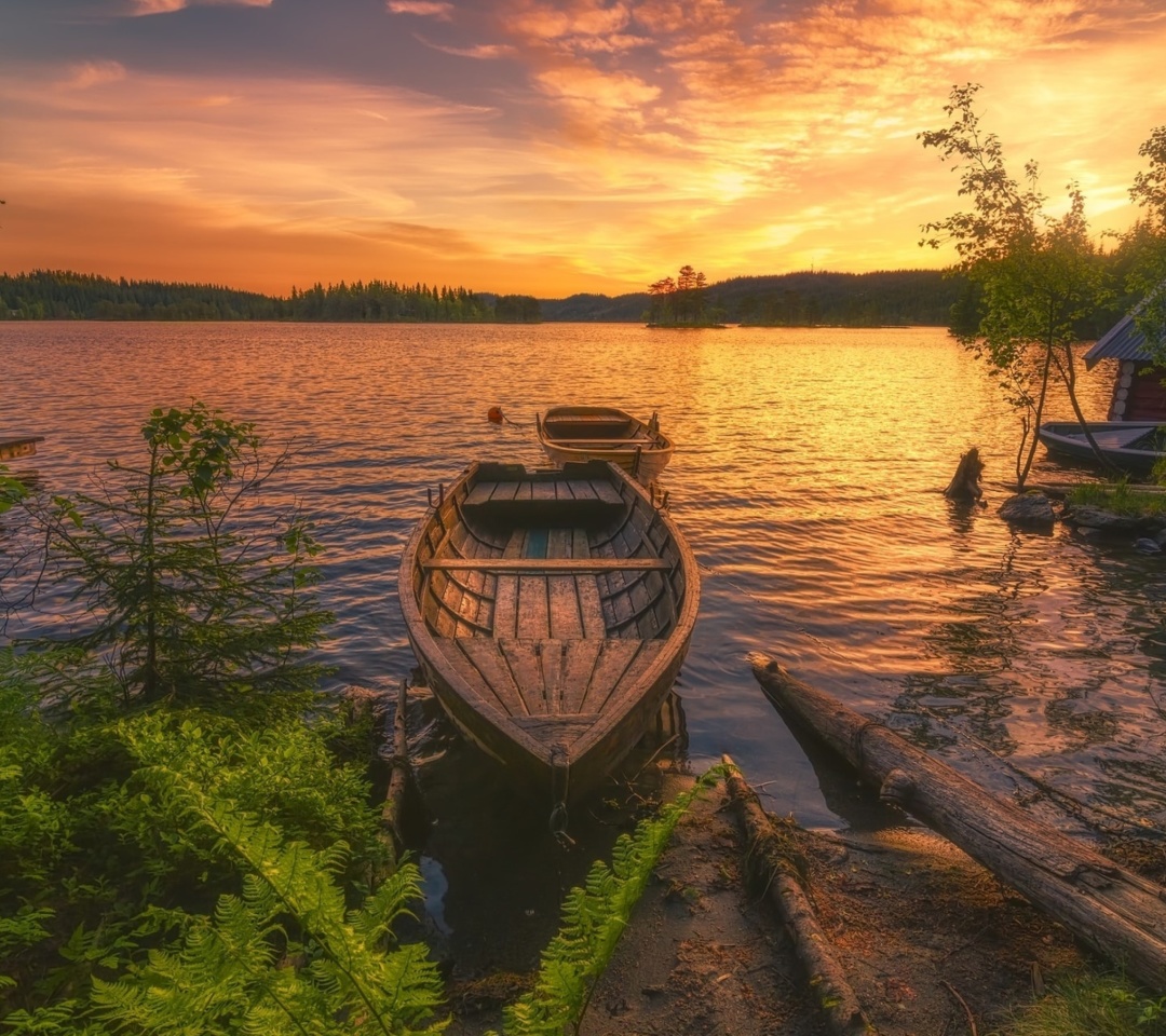 Обои Breathtaking Lake Sunset 1080x960