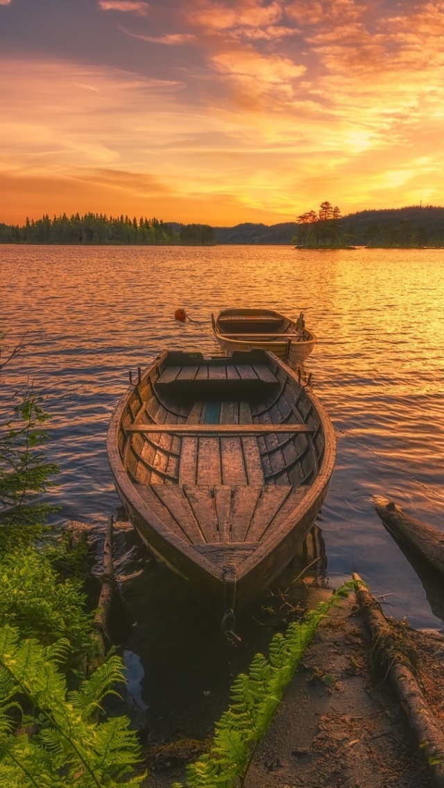Das Breathtaking Lake Sunset Wallpaper 640x1136