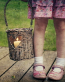 Das Child With Basket And Candle Wallpaper 128x160