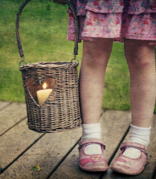 Child With Basket And Candle papel de parede para celular para 640x1136