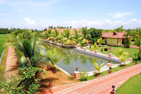 Alleppey or Alappuzha city in the southern Indian state of Kerala wallpaper 480x320