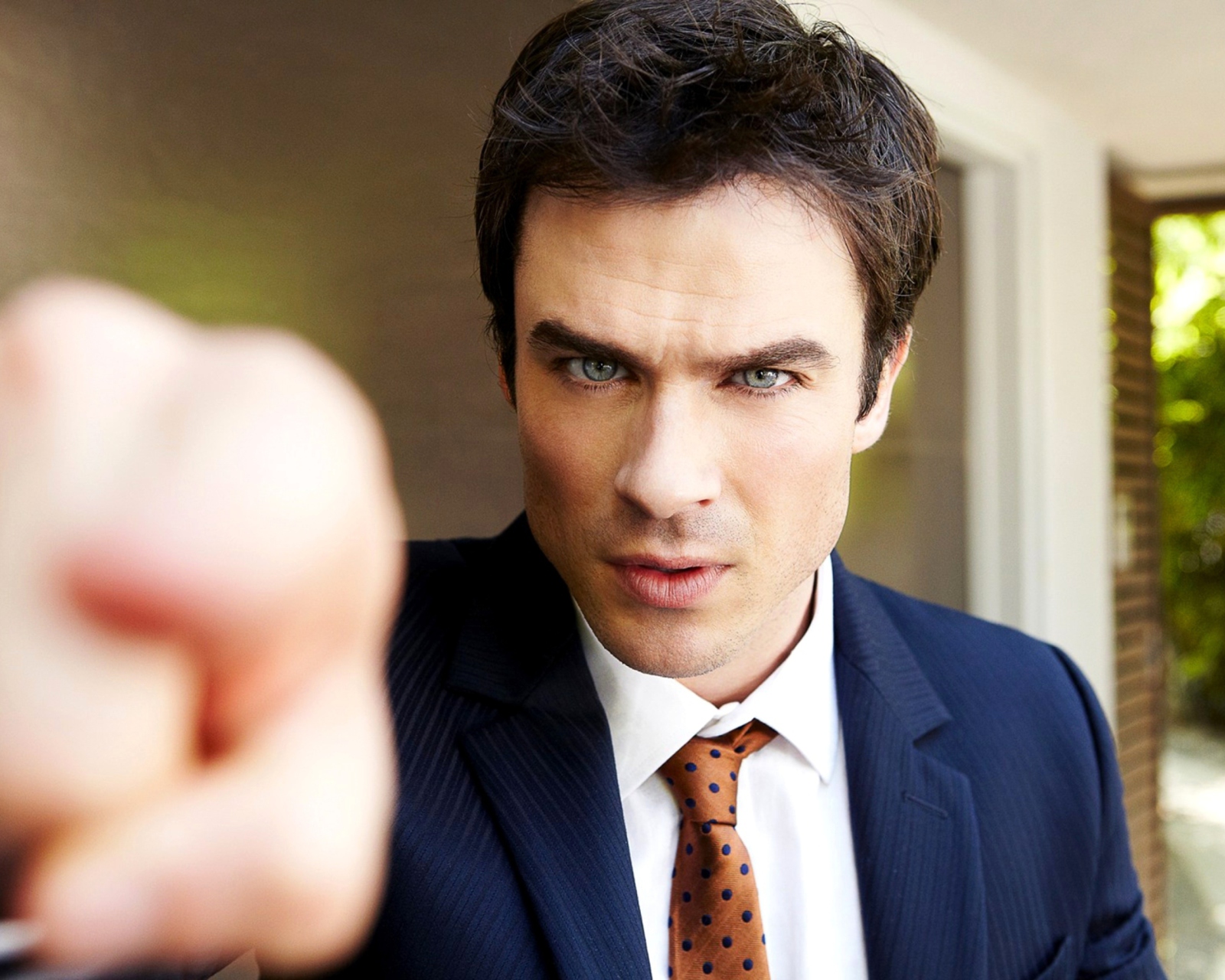 Sfondi Handsome Ian Somerhalder 1600x1280