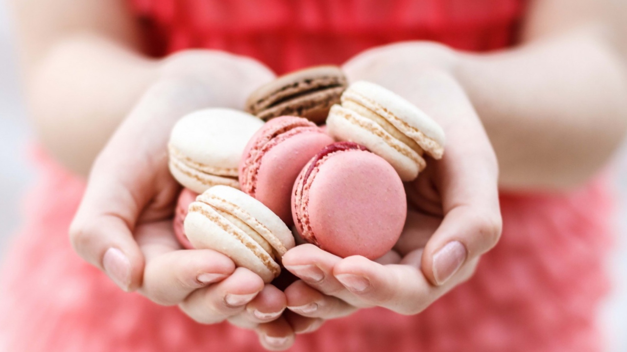 Обои Pink Macarons 1280x720