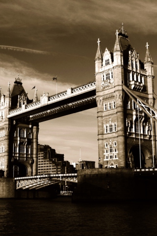 Fondo de pantalla Tower Bridge in London 320x480