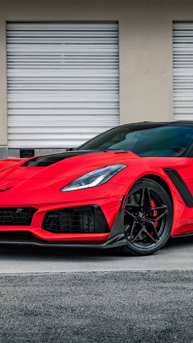 Обои Chevrolet Corvette Red Tuning 640x1136