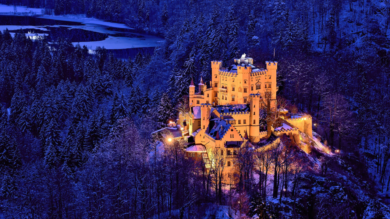 Hohenschwangau Castle wallpaper 1280x720