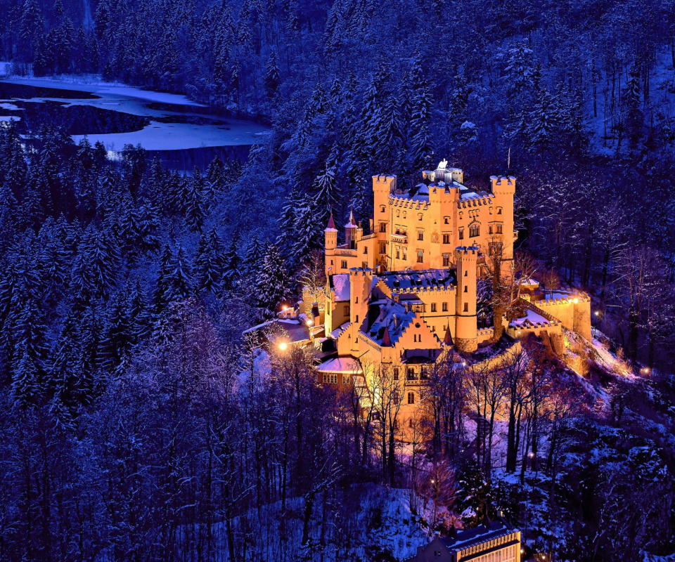 Hohenschwangau Castle screenshot #1 960x800
