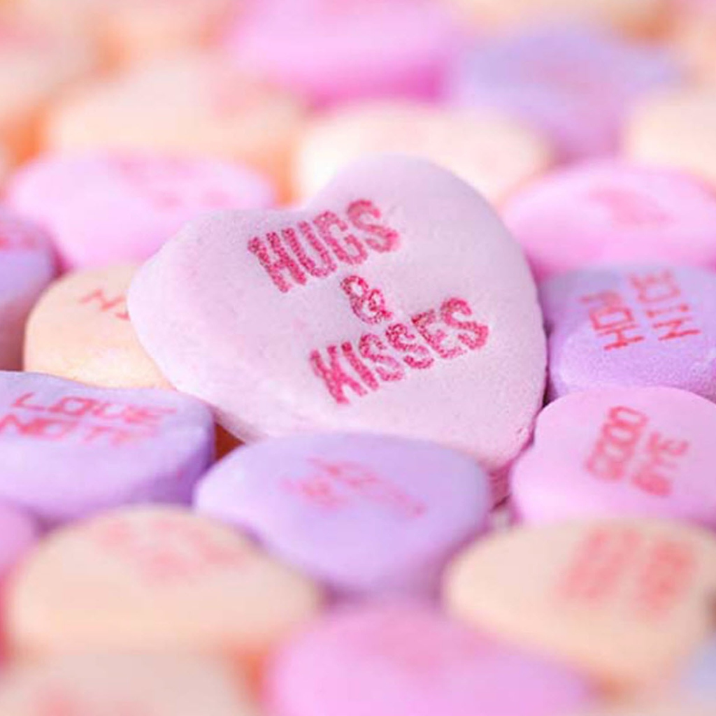 Fondo de pantalla Hugs And Kisses 1024x1024