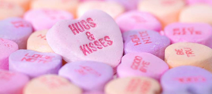 Обои Hugs And Kisses 720x320