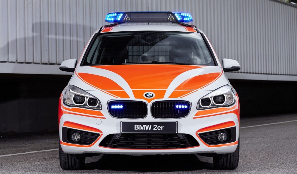 Обои BMW 2 Police Car 1024x600