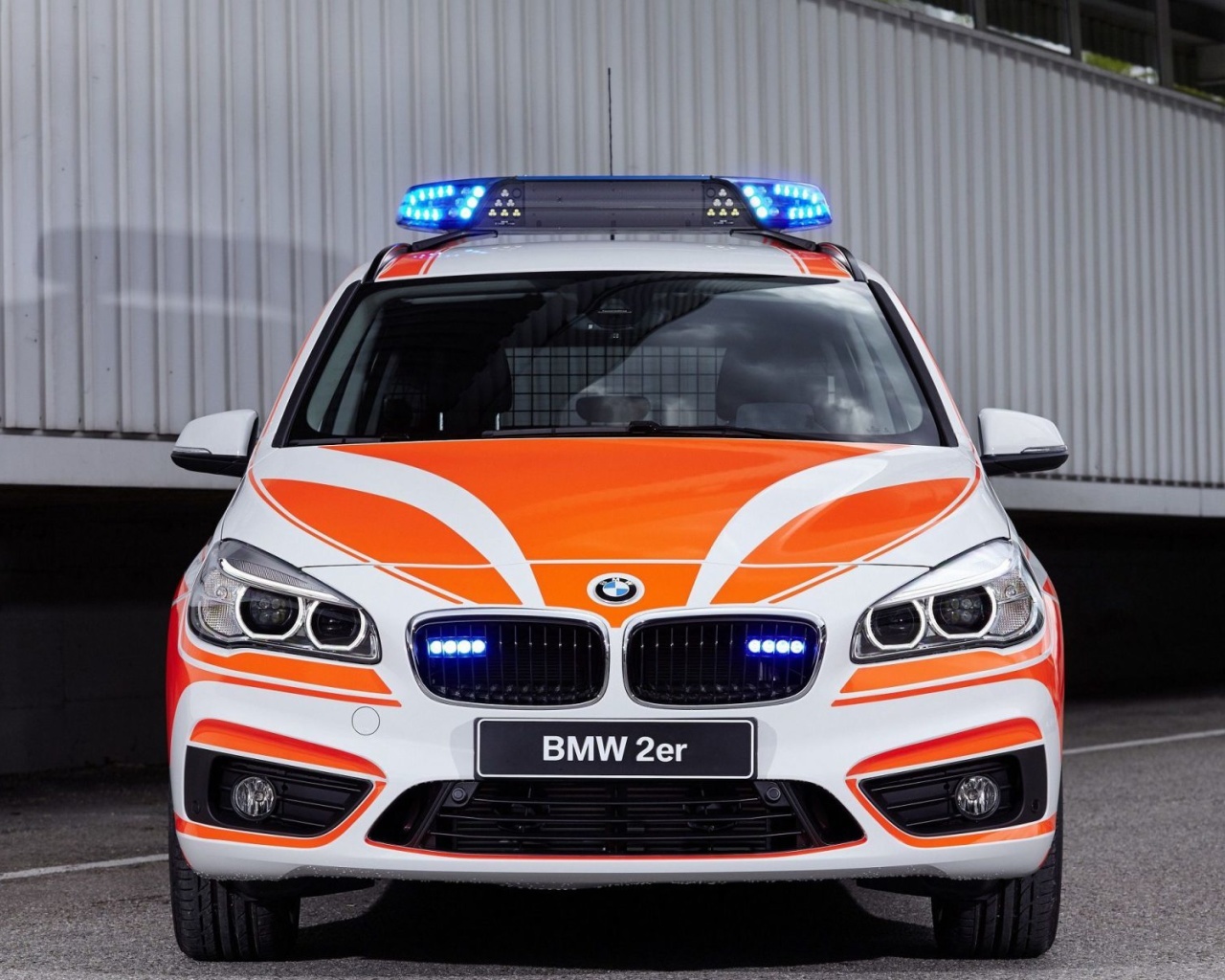 Fondo de pantalla BMW 2 Police Car 1280x1024