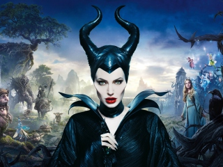 Sfondi Angelina Jolie In Maleficent 320x240