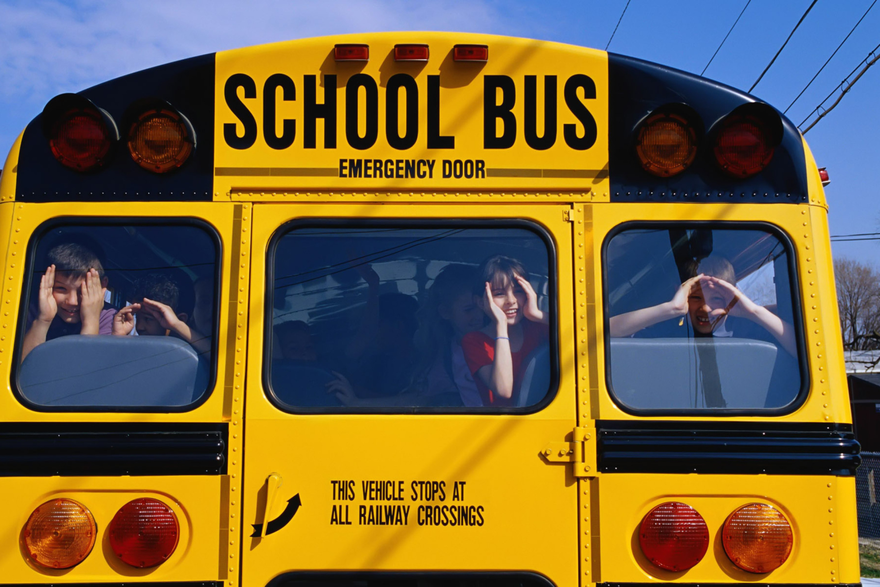 Das School Bus Wallpaper 2880x1920