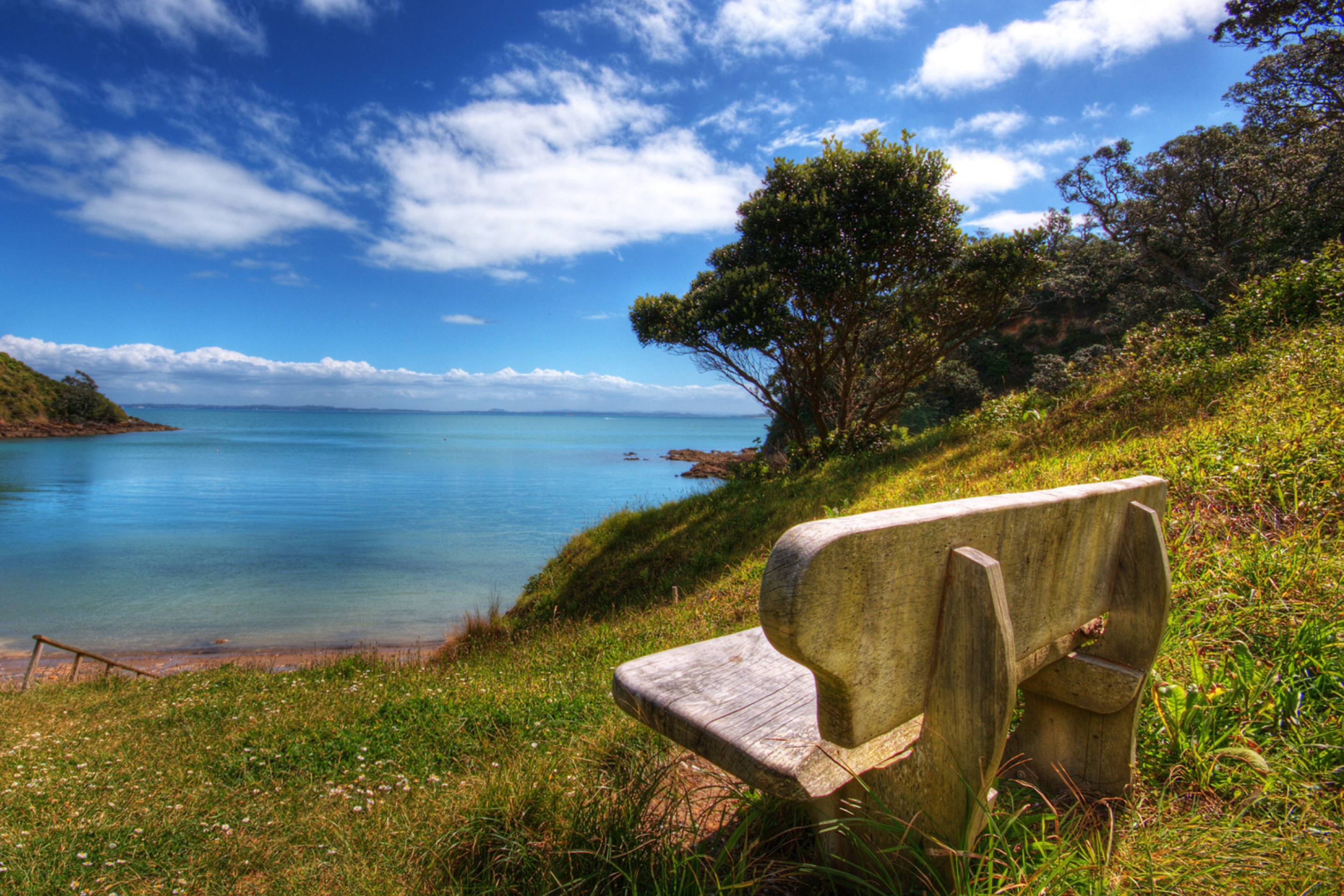 Lonely Bench wallpaper 2880x1920